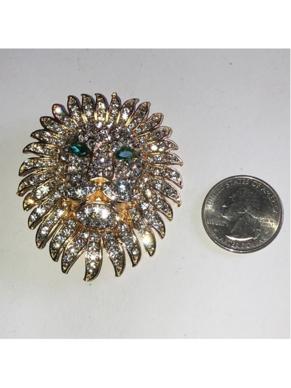 Gold Tone Rhinestone Green Rhinestone Eyes Lions Head Brooch - Picture 8 of 8